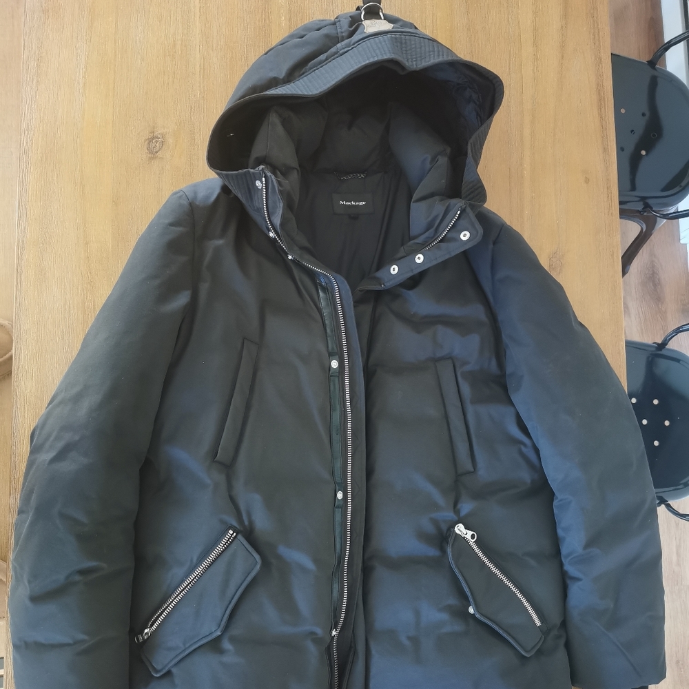 [Black] [Large] Mackage winter jacket with 100% down lining